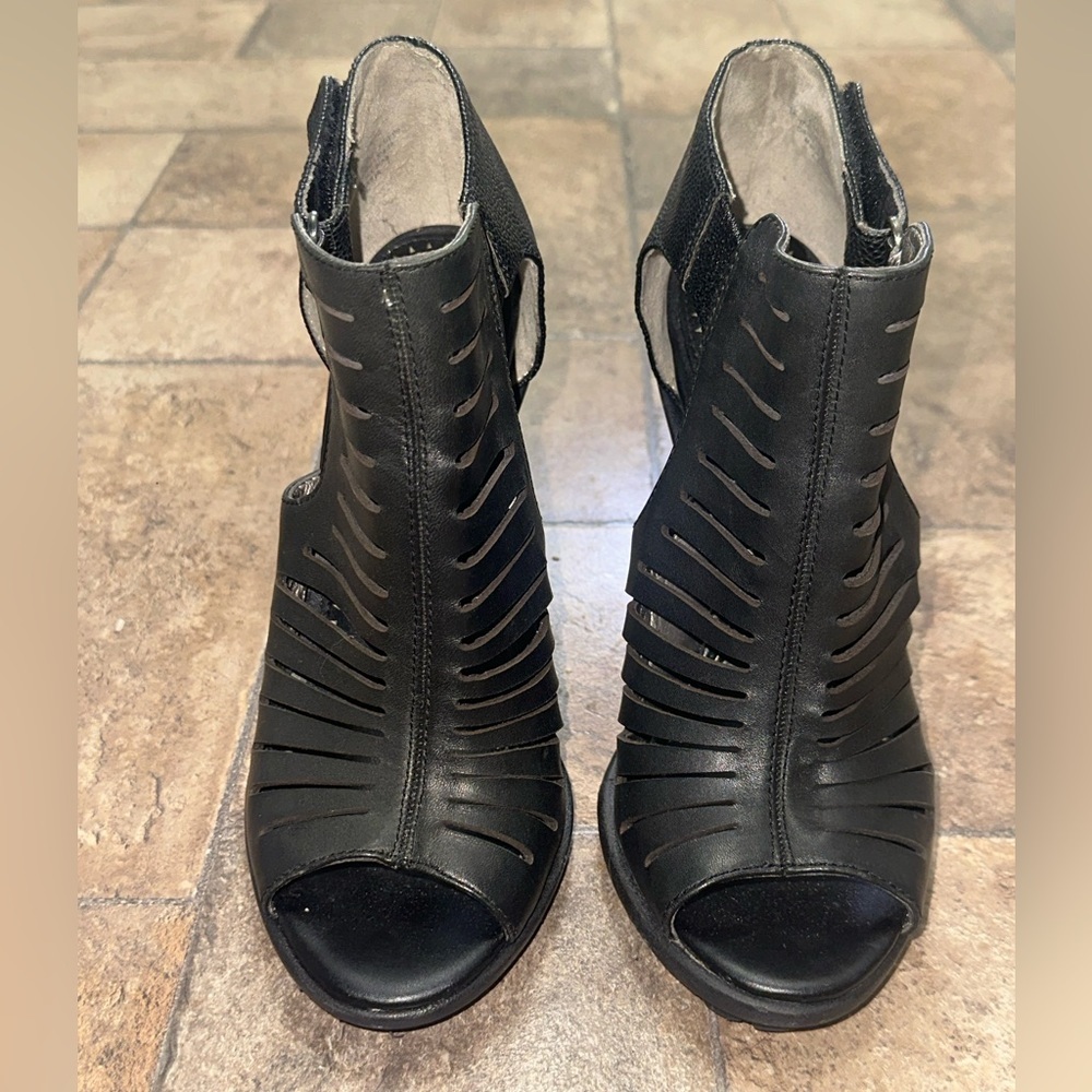 Sam Edelman leather gladiator heels Size 6.5
